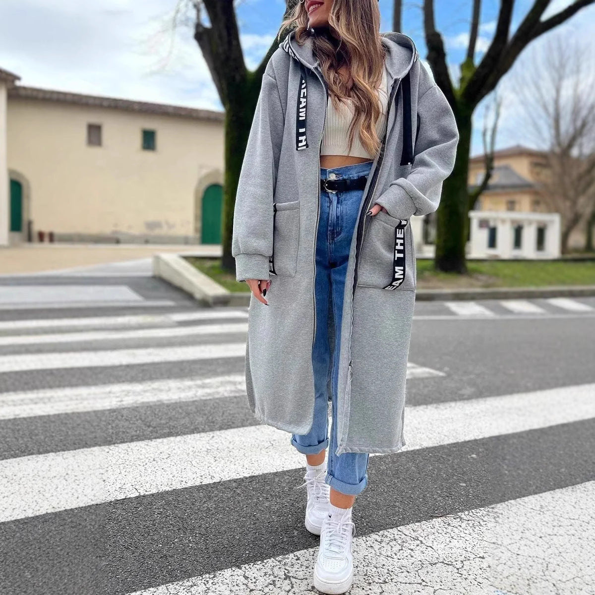 Oliwia – Długa Bluza Damska z Kapturem | Styl, komfort i codzienna wygoda